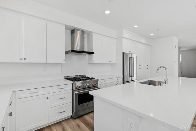 Photo - 6102 Village Way