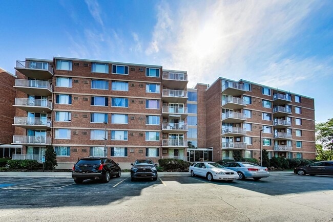 Building Photo - 2211 S Highland Ave Unit 3C Rental
