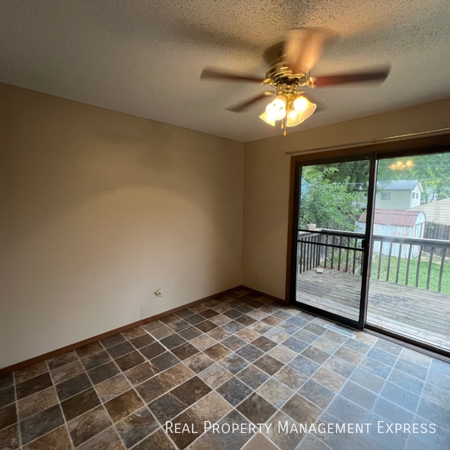 Photo - 3 Bedroom 2.5 Bathroom side-by-side duplex with lots of updates