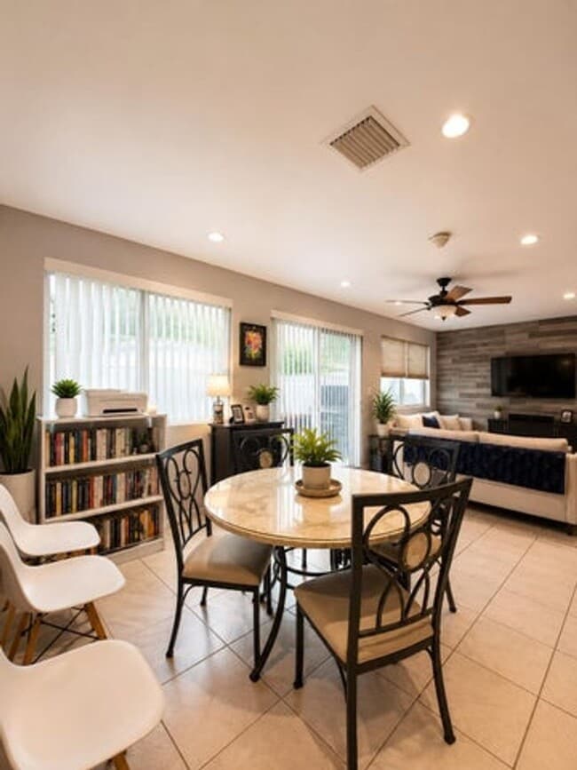 Photo - 101 SW 64th Ave