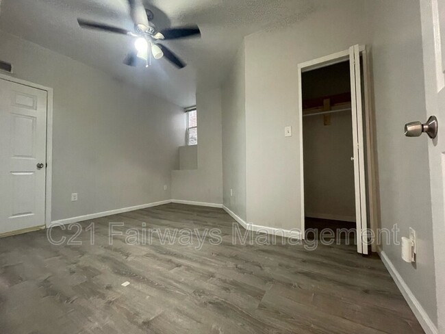 Building Photo - 340 N Craig St Rental