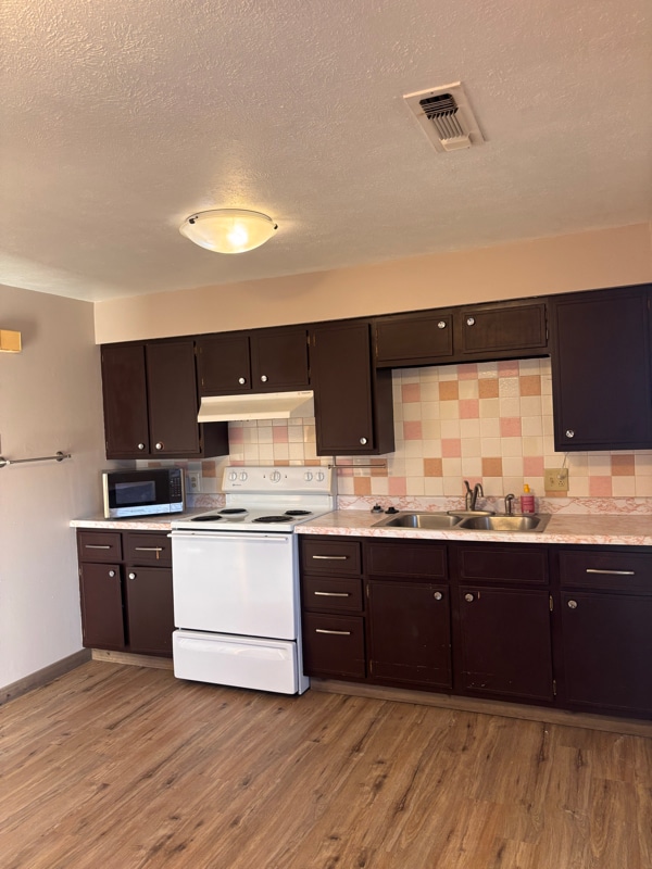 Building Photo - 406 S Maxwell St