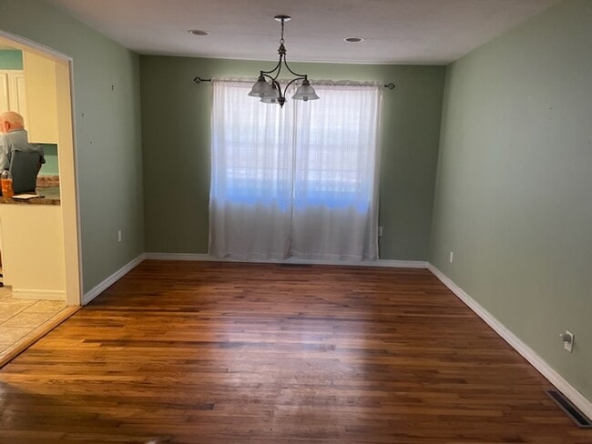 Building Photo - 3635 MO 142 Unit 1 Main Home