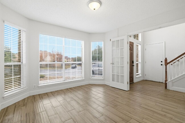 Photo - Modern Living Near UTSA/USAA: Quiet Cul-de-Sac with BONUS Space