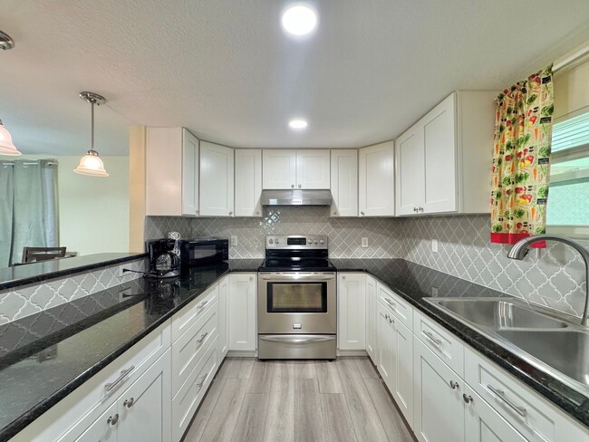 Photo - Furnished Apartment - Auburndale