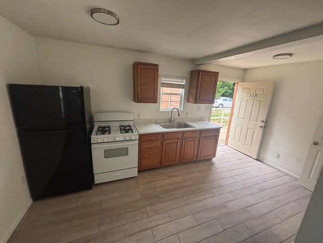 305 E Virginia Ave Unit Studio Right