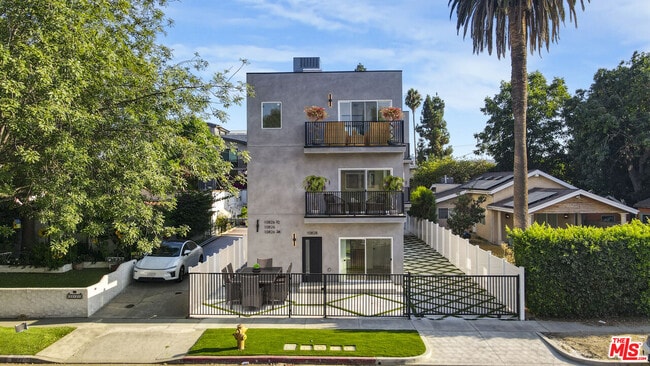 Building Photo - 10826 Hesby St