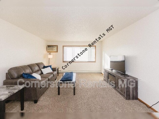 Building Photo - 1401 12th St E