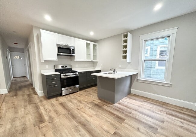 Building Photo - 19 Sudan St Unit 2 Rental