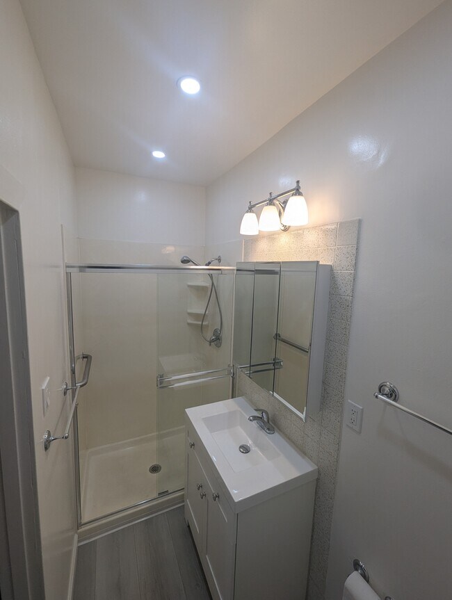121 Santa Fe Ave Unit A