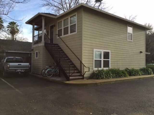 Photo - 333 Oak St Unit 1