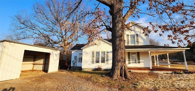 Photo - 359 Flat Rock Rd