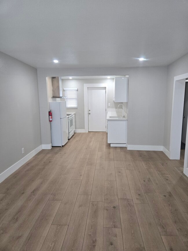 Building Photo - 10001 Peace Way Unit 1006 Rental