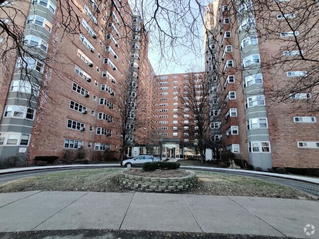 Building Photo - 4950 N Marine Dr Unit 808 Rental