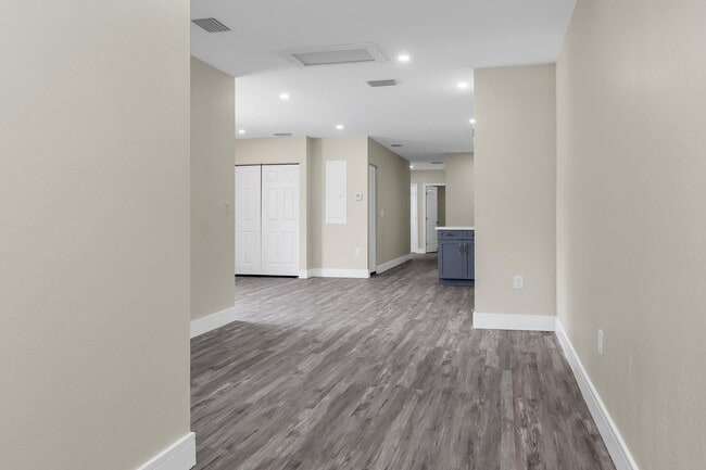 Photo - 2451 NW 21st St