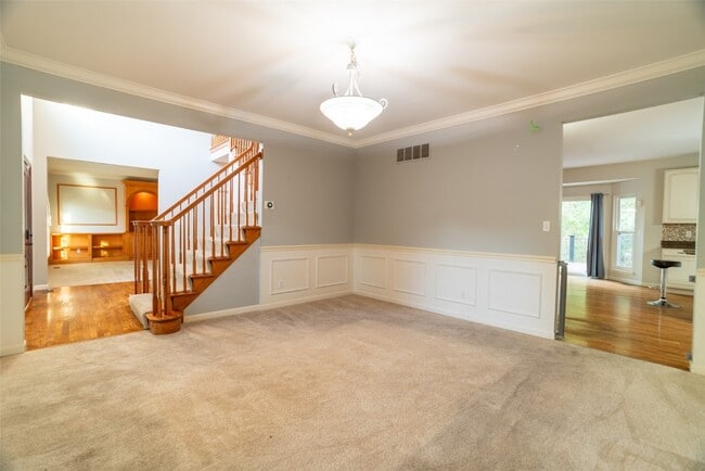 Photo - 570 Castle Ridge Dr