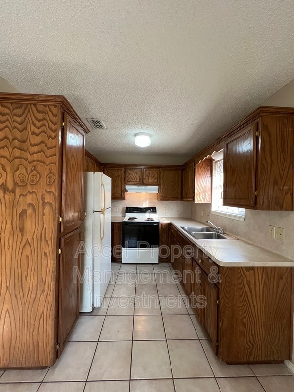 Photo - 2103 N Paradise Dr Unit #4