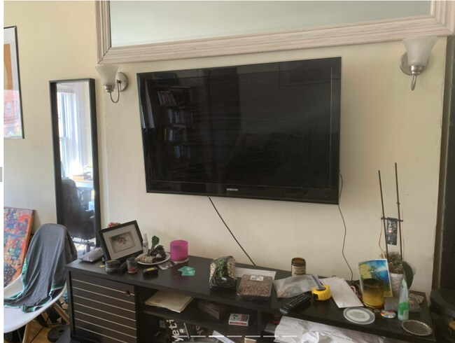 Photo - 225 Newbury St