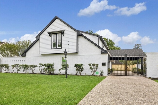 Photo - 7711 Meadowvale Dr