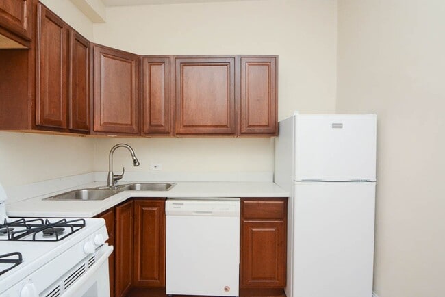 Photo - 2347 W 24th Pl Unidad R4