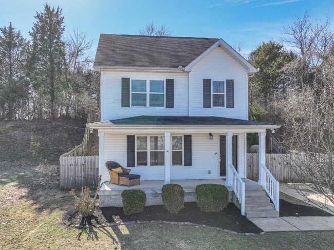 Beautiful 3BR/2.5BA in North Nashville! - Beautiful 3BR/2.5BA in North Nashville! Apartment