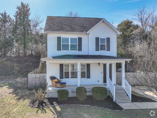 Building Photo - Beautiful 3BR/2.5BA in North Nashville! Rental