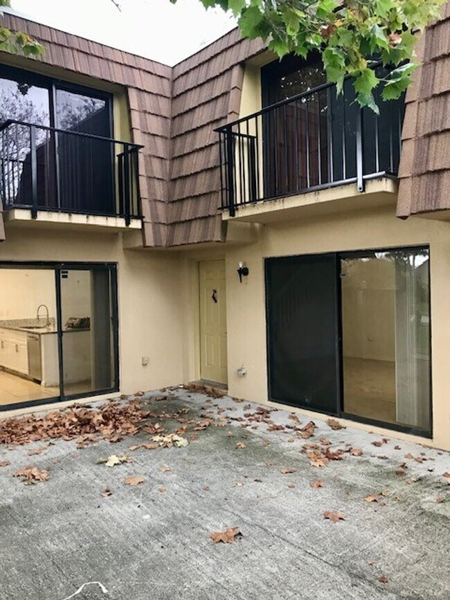 Photo - 2/2.5 in the lovely, cozy community of Middlebrook Pines!