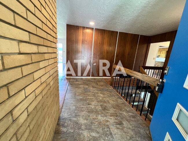 Photo - 270 2020 N