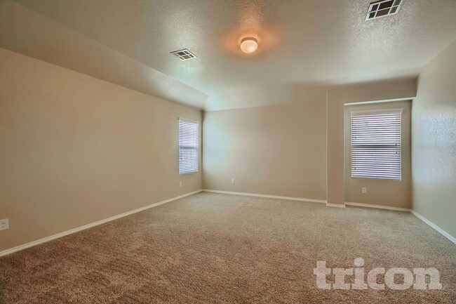 Photo - 613 Heartwood Way SE