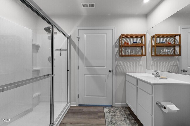 Photo - 45 Florentine Ct