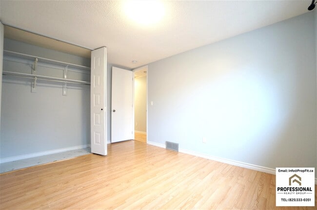 Photo - 17124 101 St NW