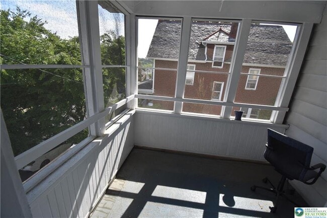 Photo - 700 Hamilton St Unidad 2