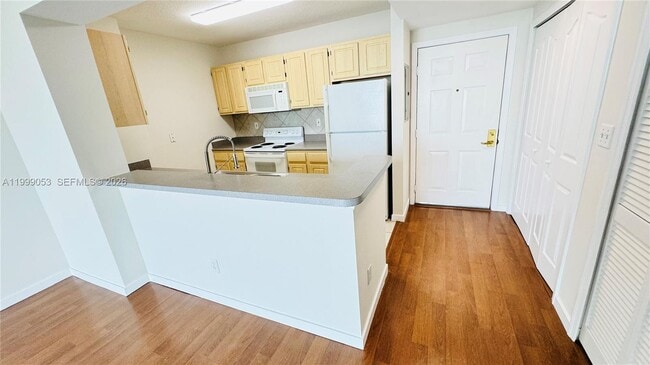 Photo - 2665 SW 37th Ave Unidad 902