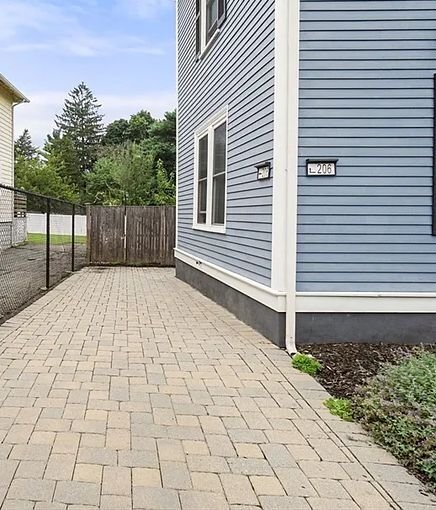 Photo - 206 Winthrop St