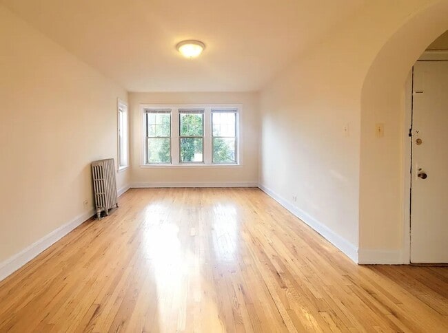 Photo - Belmont Cragin 2 Bed/1 Bath ~ Heat Included ~ Income Guidelines Apply Unit 2603-E3
