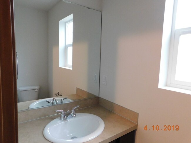 Photo - CM#16 Unit 725