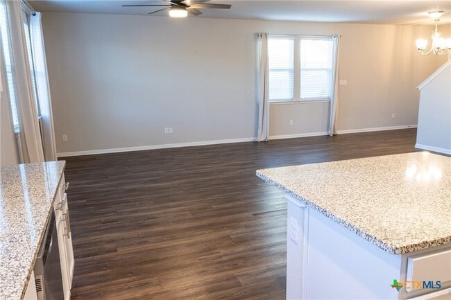 Photo - 366 Silver Springs Bend