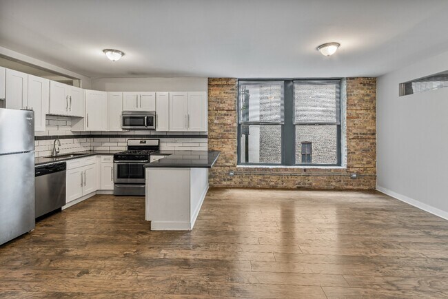 Photo - 3 Bedroom Apartment in River North - June 1st Unit 4S