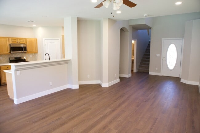 1317 Robbers Roost Ave