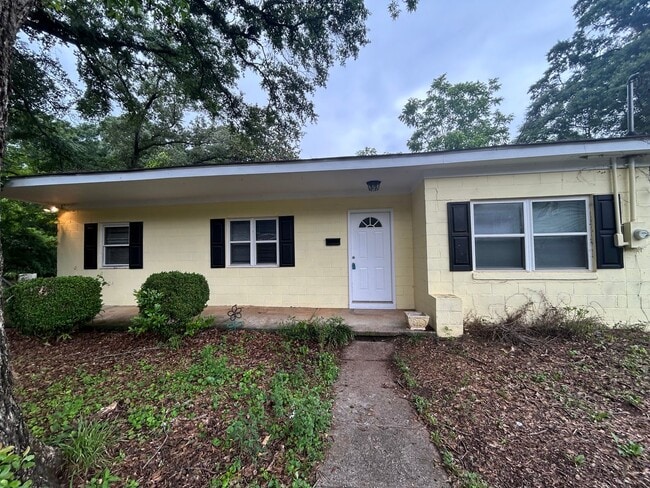 **PRICE IMPROVEMENT**111 Magnolia Dr: Newl... - **PRICE IMPROVEMENT**111 Magnolia Dr: Newl... House