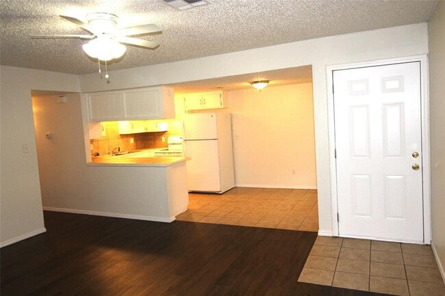 Photo - 999 N 5th St