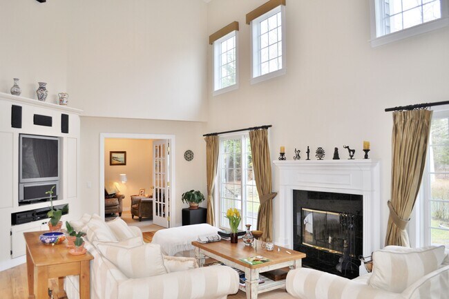 Photo - 10 Talkhouse Walk