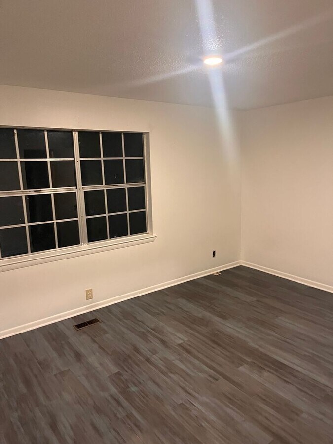 Photo - 3653 Shirl Jo Ln Unidad B