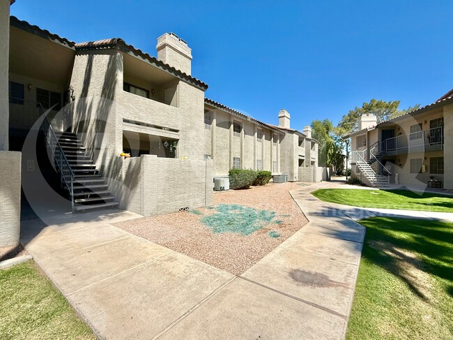Building Photo - 533 W Guadalupe Rd Rental