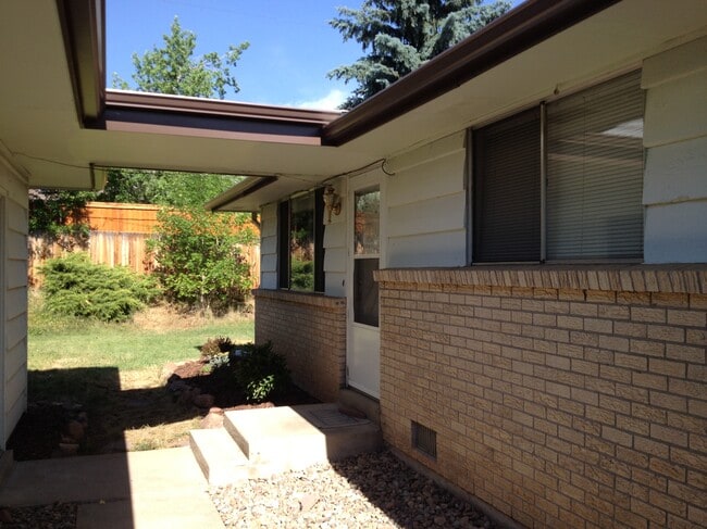 Breezeway - 1265 Fairfield Dr House