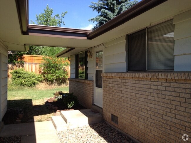 Building Photo - 1265 Fairfield Dr Rental