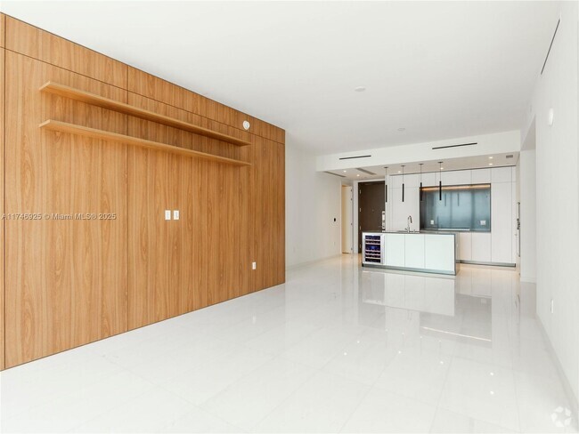 Building Photo - 300 Biscayne Blvd Unit 4305 Rental