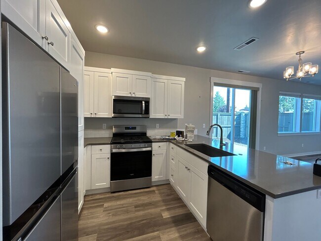 Photo - 2 Bedroom Duplex – Luderman Crossing - Bend