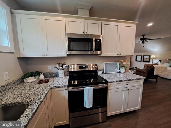 Photo - 15550 New Rd