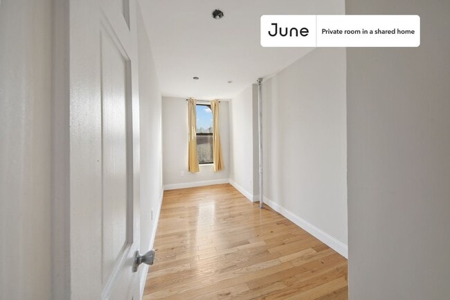 Photo - Room in Shared 4 bed/2 bath home Unidad D